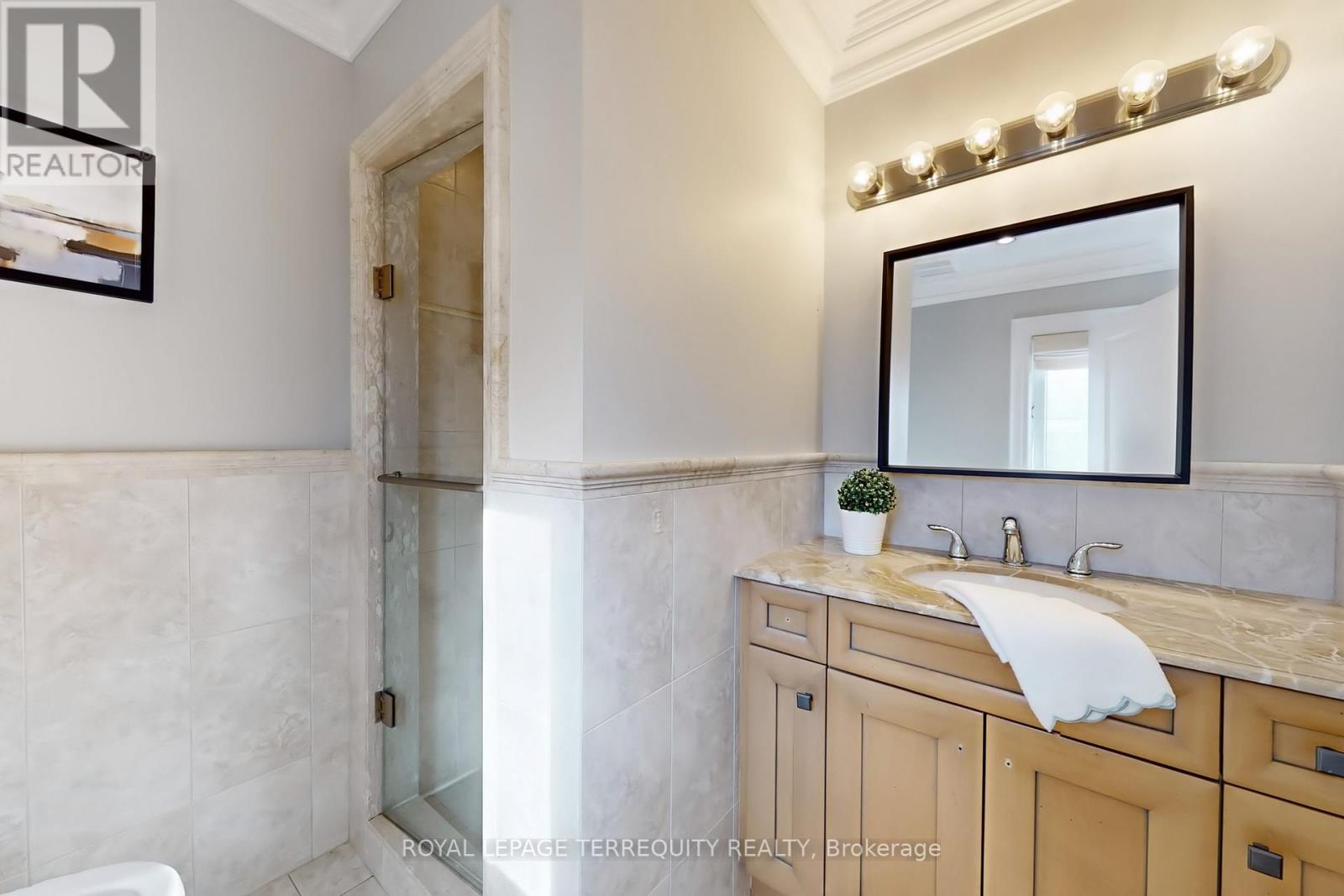 12 Highland Hill, Toronto, Ontario  M6A 2P8 - Photo 30 - W12454830