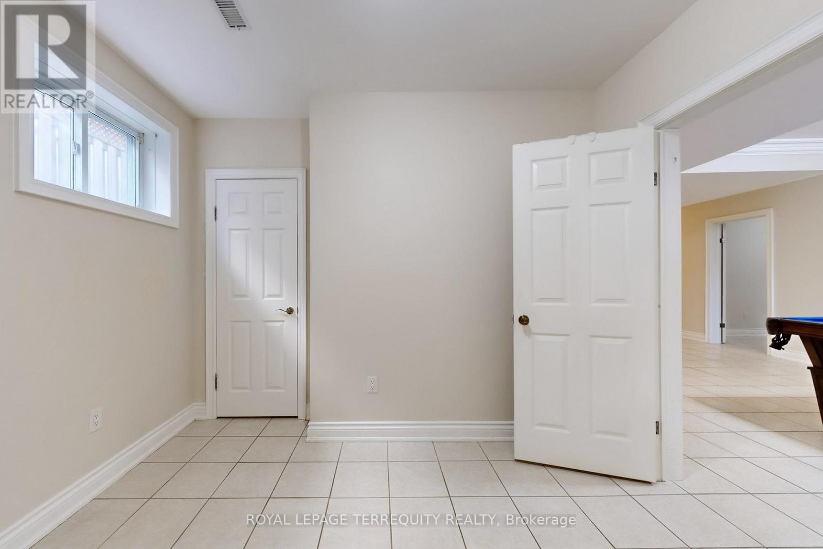 12 Highland Hill, Toronto, Ontario  M6A 2P8 - Photo 46 - W12454830
