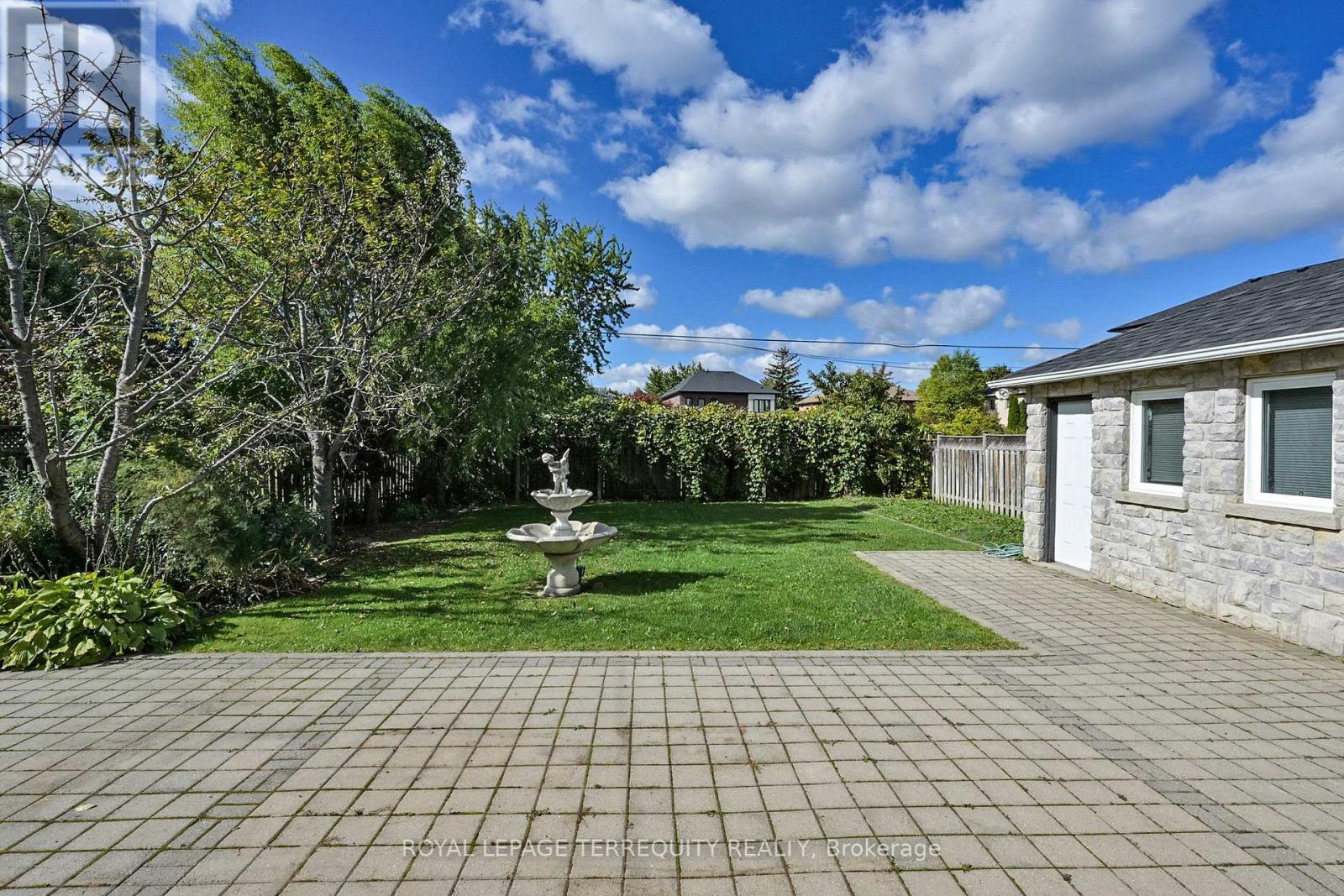 12 Highland Hill, Toronto, Ontario  M6A 2P8 - Photo 49 - W12454830