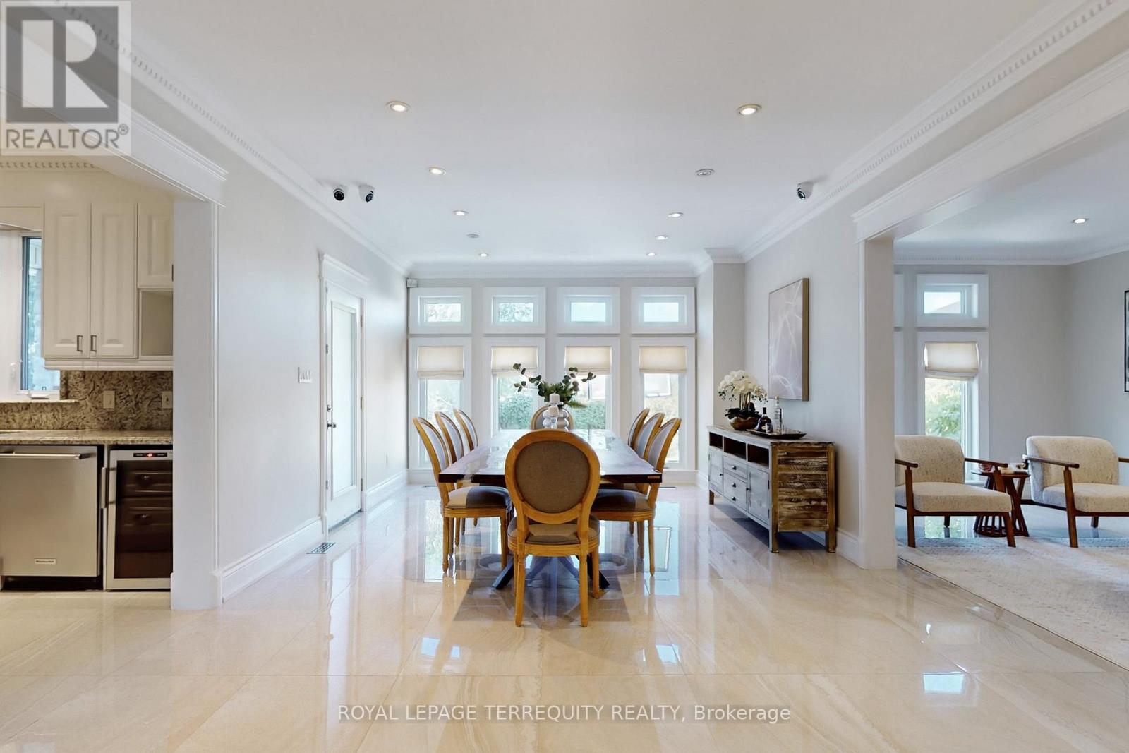 12 Highland Hill, Toronto, Ontario  M6A 2P8 - Photo 6 - W12454830