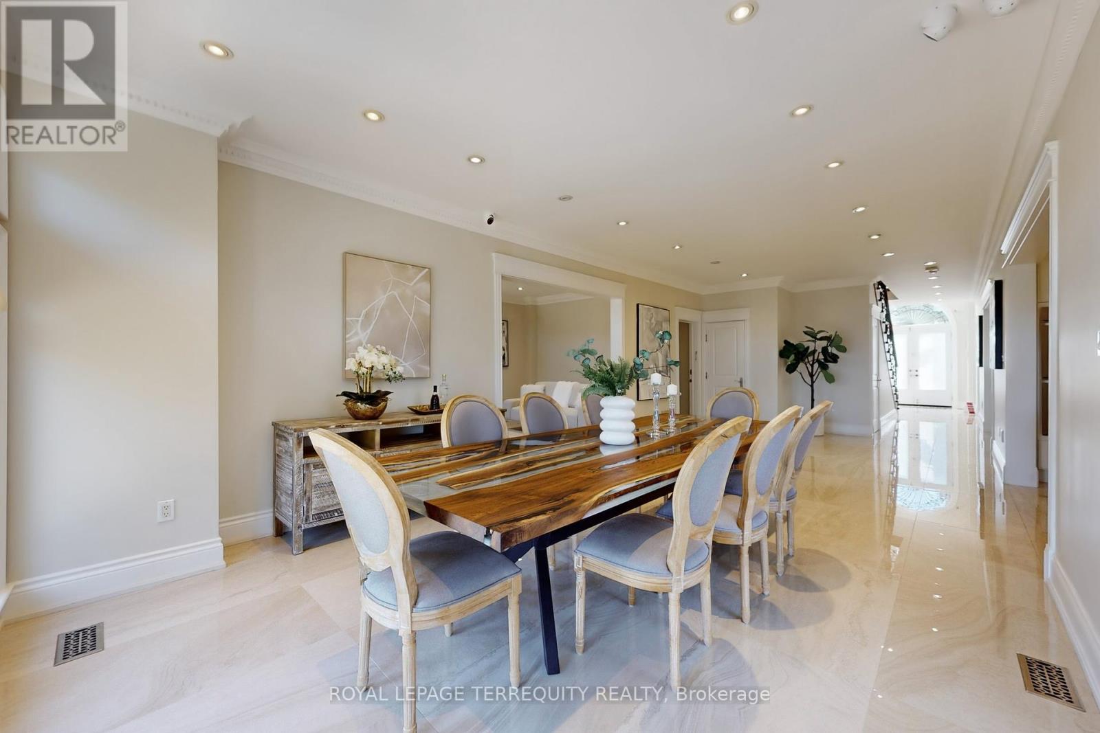 12 Highland Hill, Toronto, Ontario  M6A 2P8 - Photo 9 - W12454830