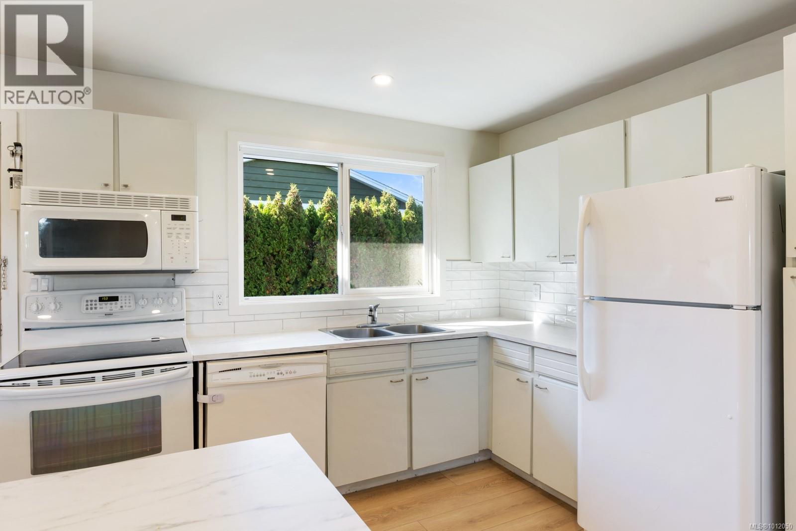 525 Salish St, Comox, British Columbia  V9M 5L5 - Photo 37 - 1012050