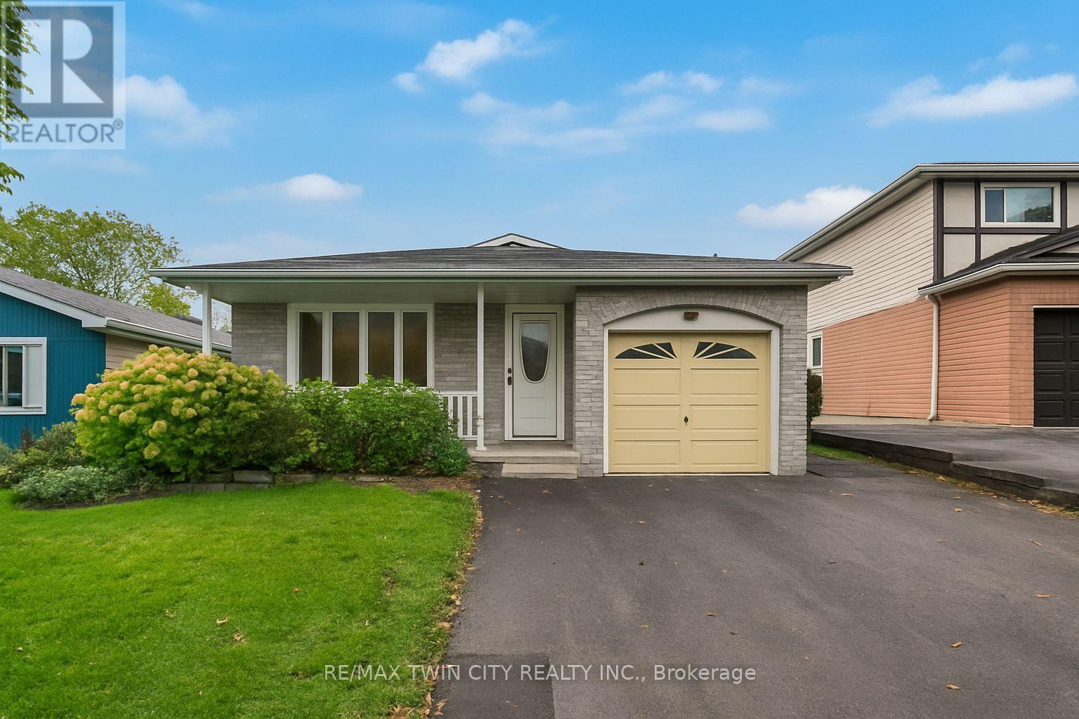 88 GLEN LAKE CRESCENT, Kitchener, Ontario
