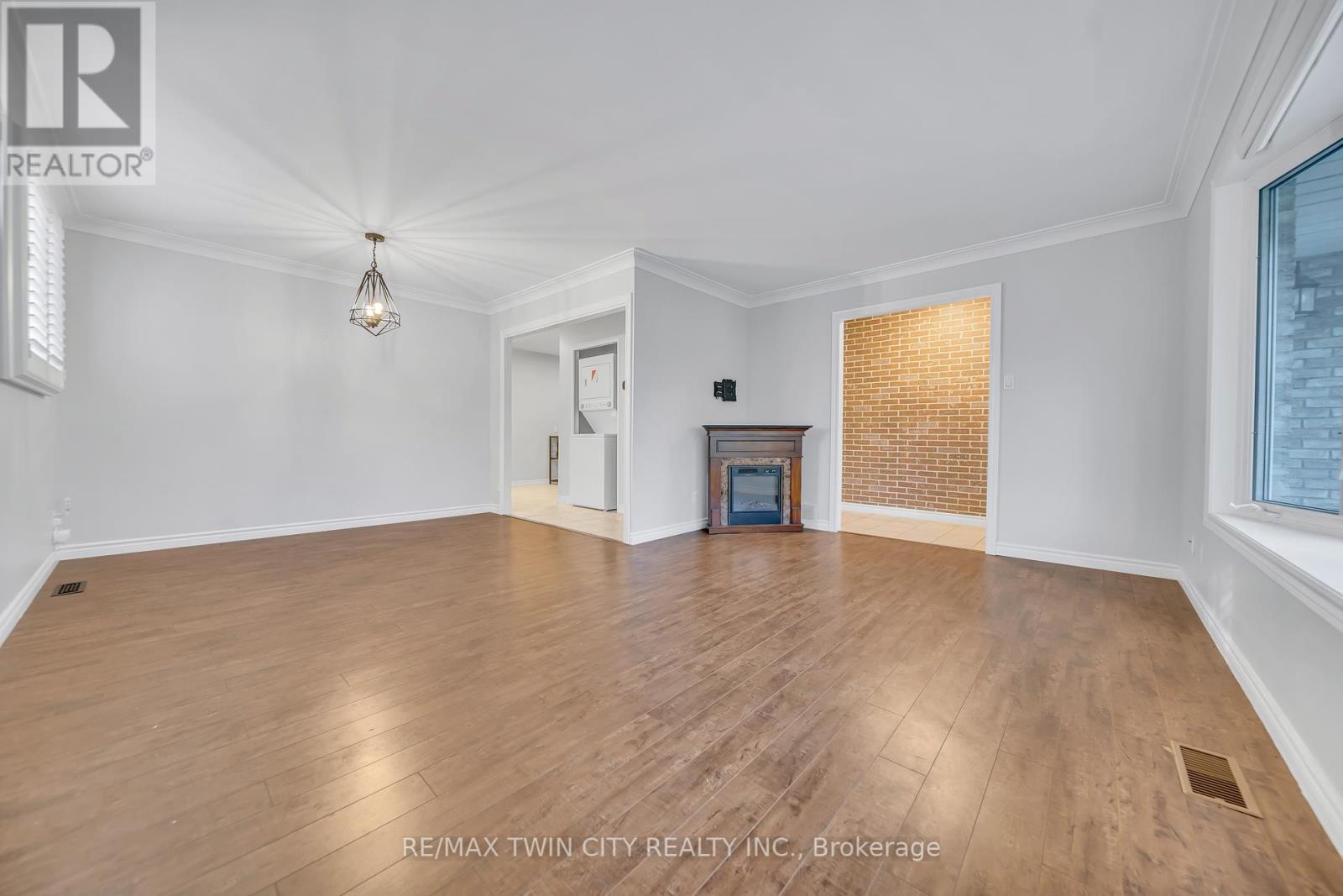 88 Glen Lake Crescent, Kitchener, Ontario  N2N 1C5 - Photo 6 - X12454809