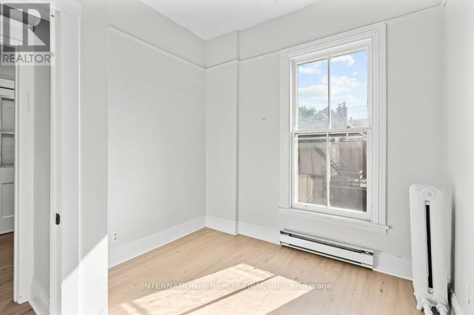 67 Ontario Avenue, Hamilton, Ontario  L8N 2X1 - Photo 3 - X12454820