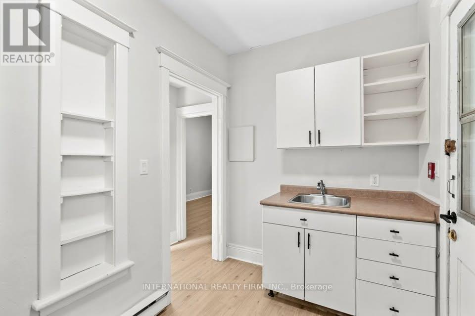 67 Ontario Avenue, Hamilton, Ontario  L8N 2X1 - Photo 8 - X12454820