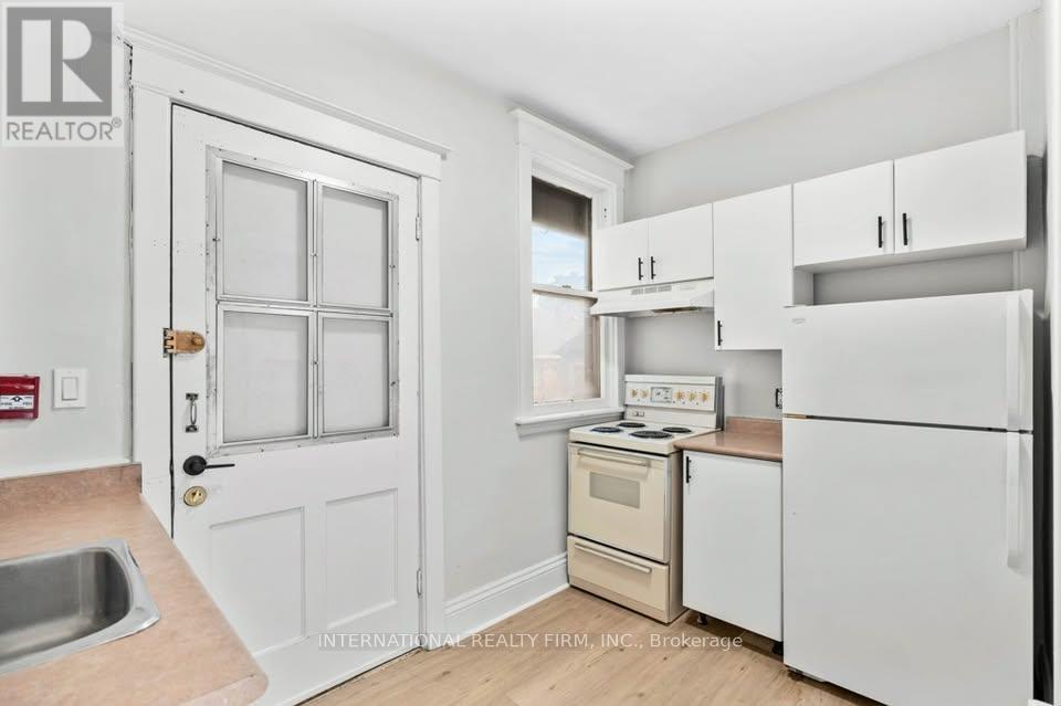 67 Ontario Avenue, Hamilton, Ontario  L8N 2X1 - Photo 9 - X12454820