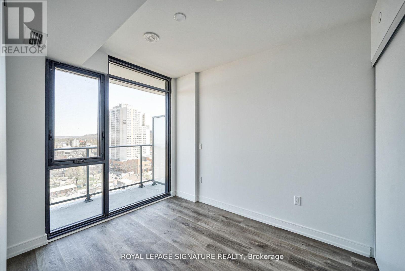 1421 - 1 Jarvis Street, Hamilton, Ontario  L8R 3J2 - Photo 15 - X12454823