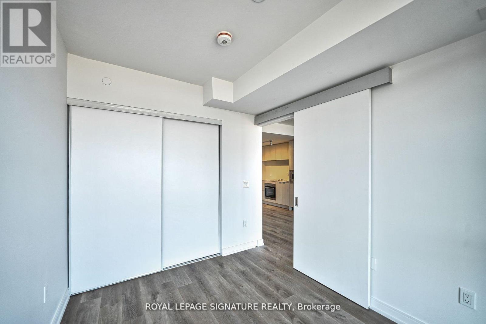 1421 - 1 Jarvis Street, Hamilton, Ontario  L8R 3J2 - Photo 18 - X12454823