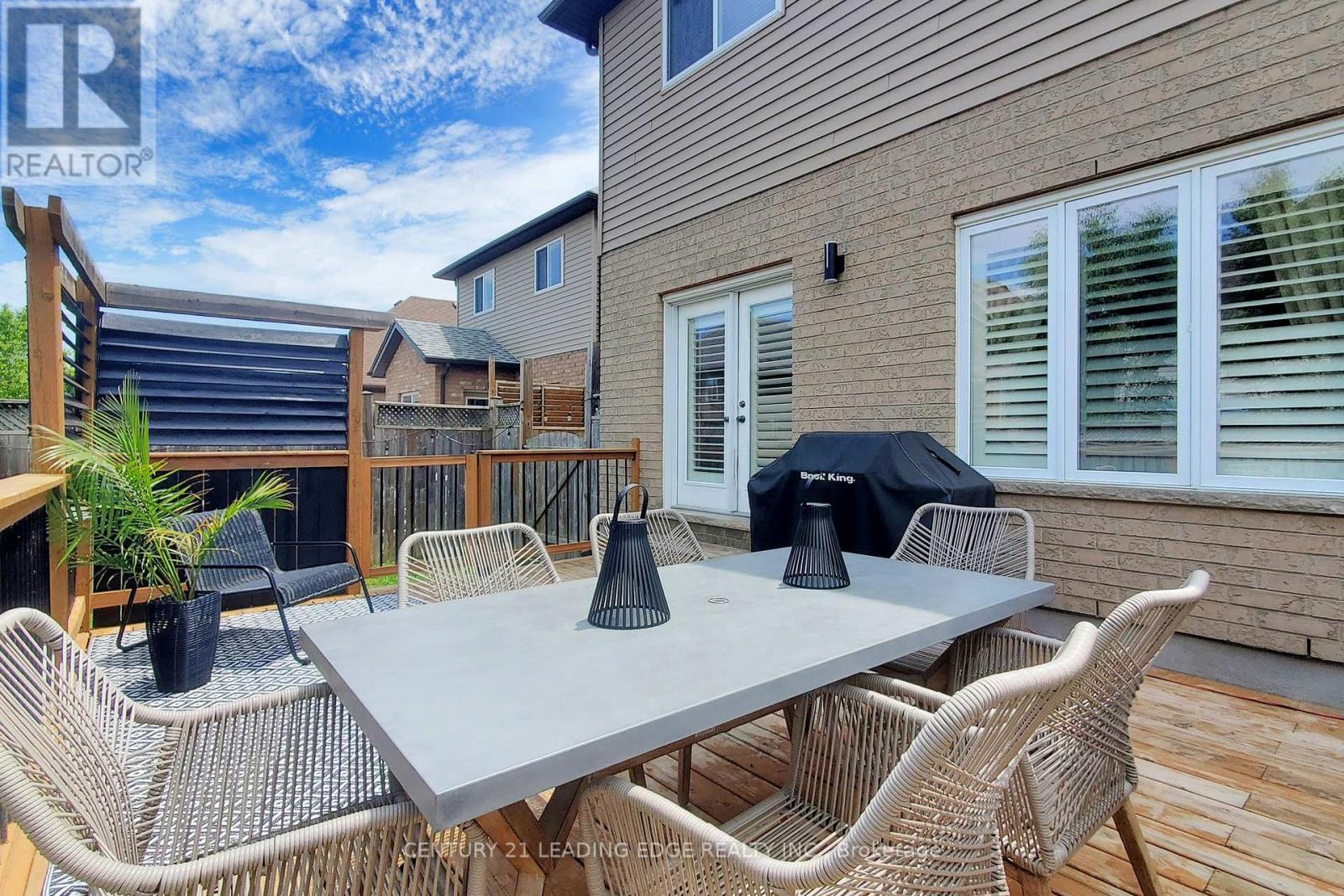 277 Watervale Crescent, Kitchener, Ontario  N2A 0G7 - Photo 31 - X12454833