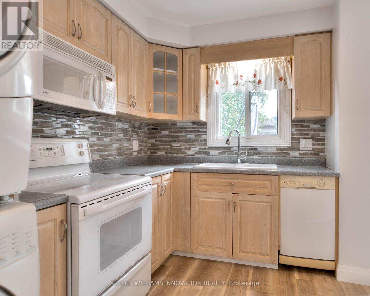 Upper - 170 Wheatfield Crescent, Kitchener, Ontario  N2P 1P7 - Photo 14 - X12454855