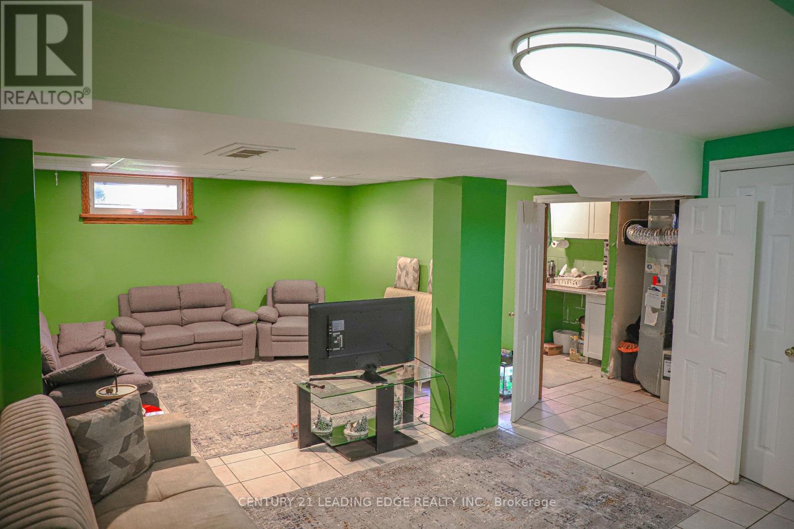 34 Paragon Road, Toronto, Ontario  M9R 1J8 - Photo 38 - W12276958