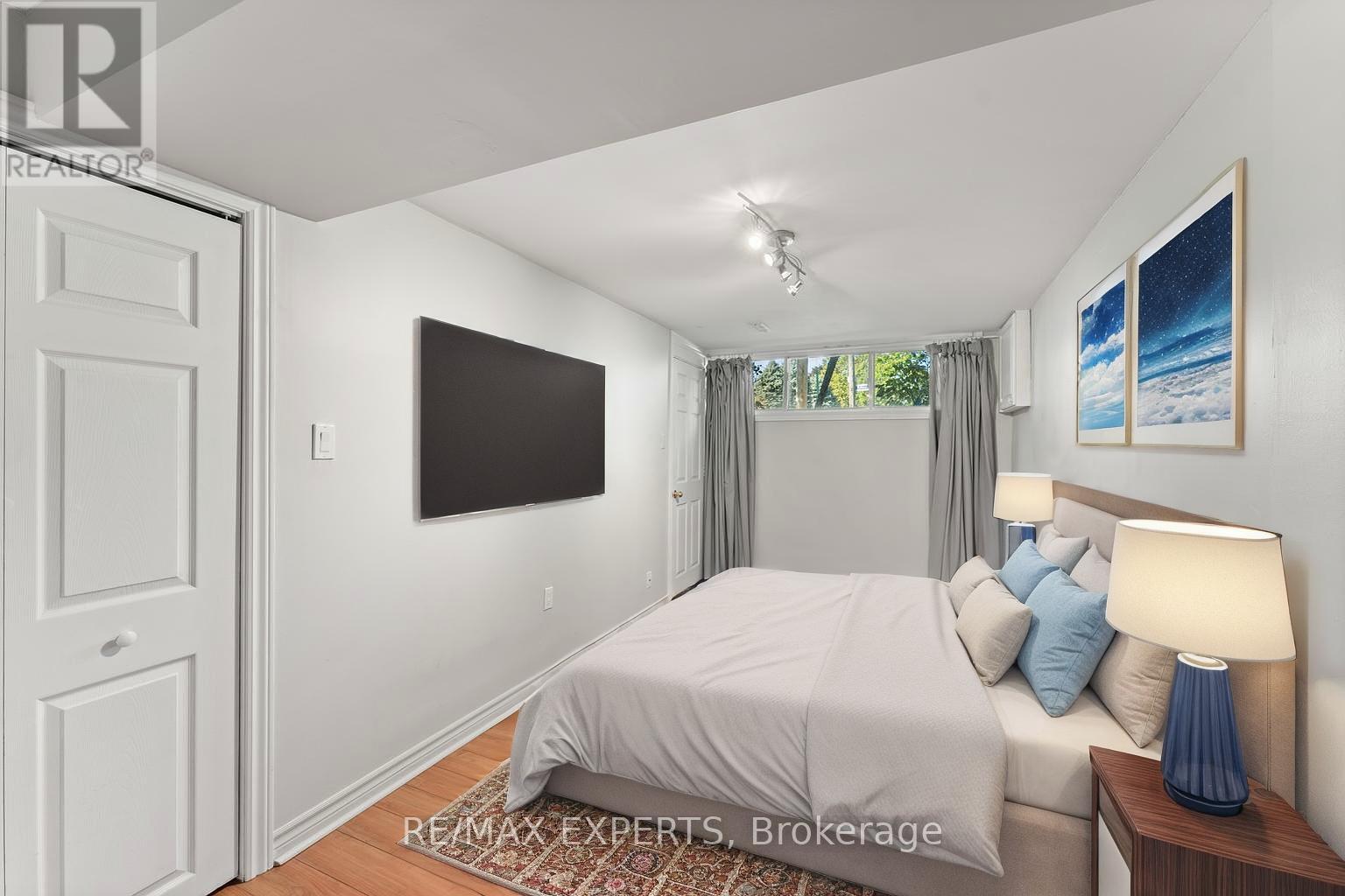 7 Mcmanus Road, Toronto, Ontario  M9P 2J9 - Photo 34 - W12451450