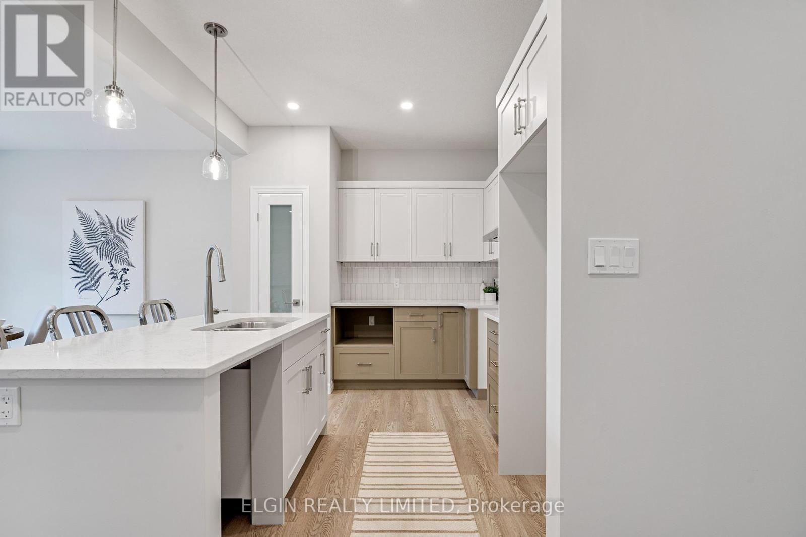 8 Columbus Court, Central Elgin, Ontario  N5P 0E5 - Photo 12 - X12409864