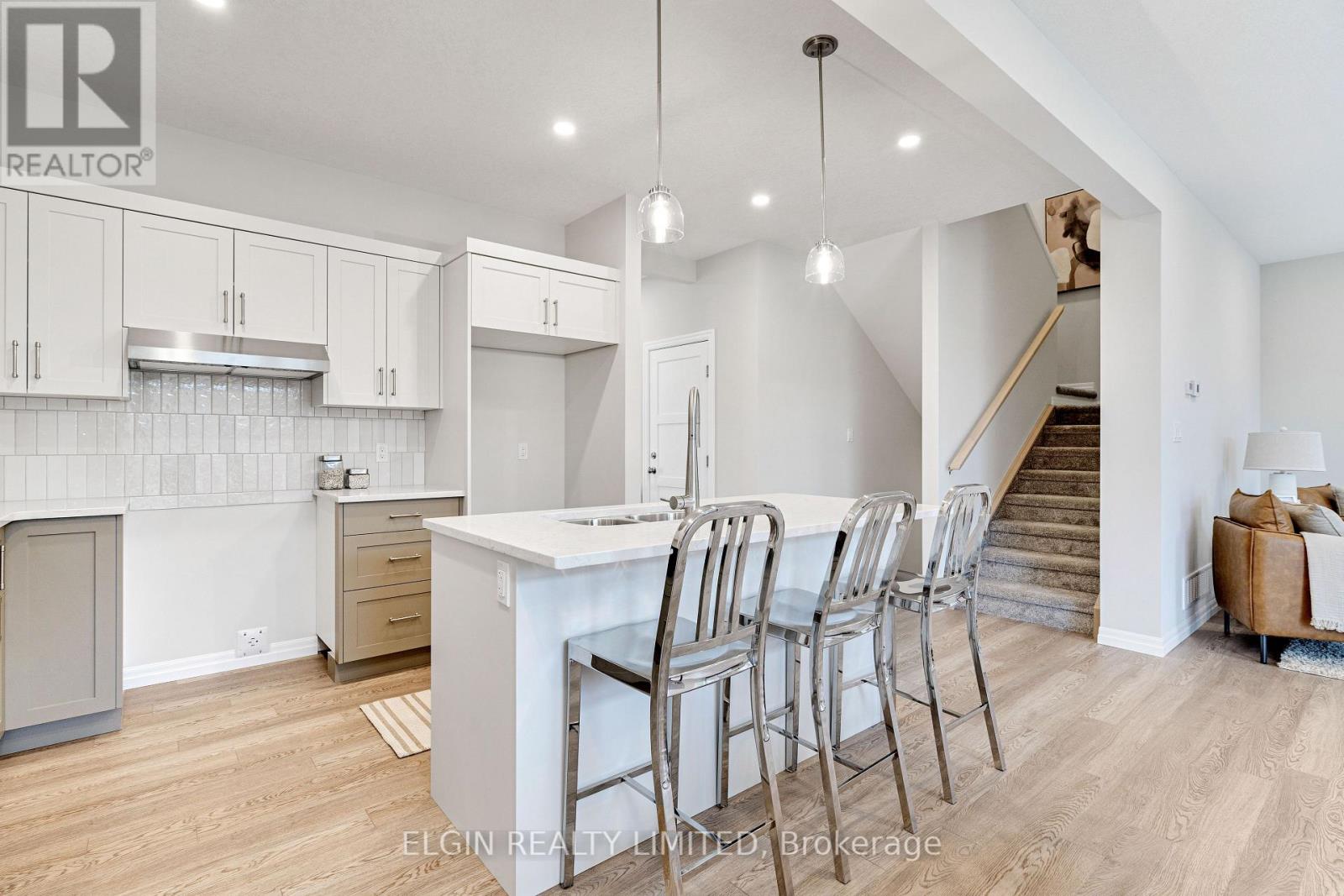 8 Columbus Court, Central Elgin, Ontario  N5P 0E5 - Photo 16 - X12409864