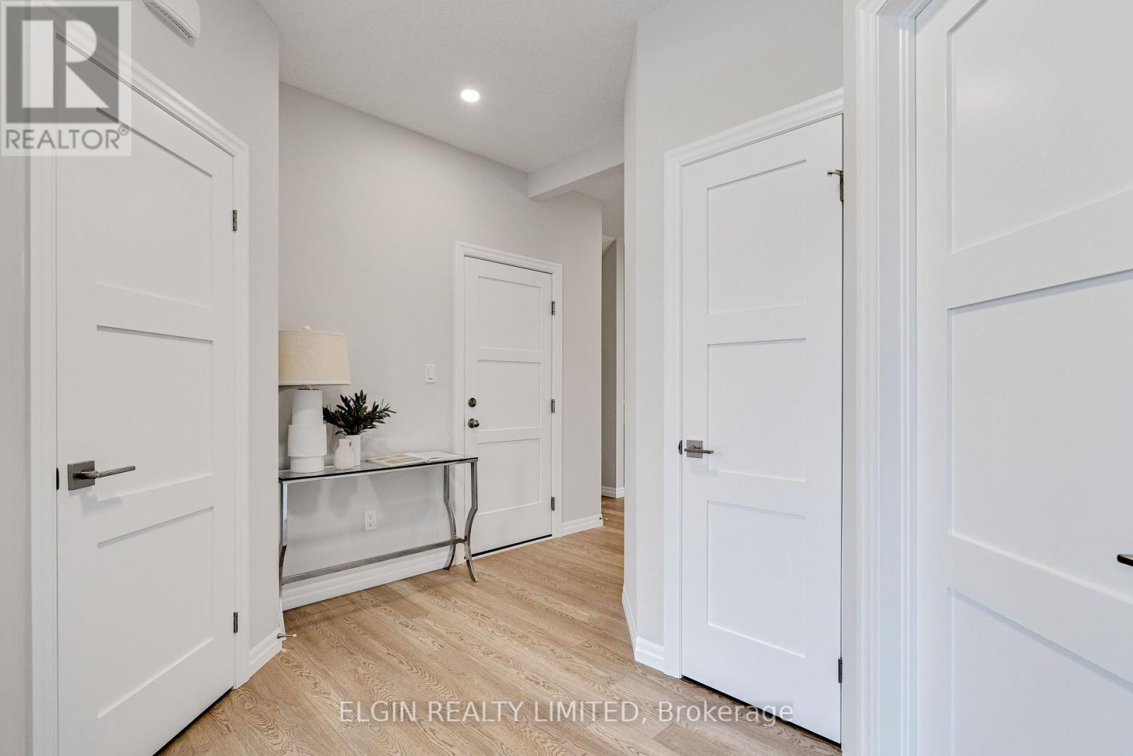 8 Columbus Court, Central Elgin, Ontario  N5P 0E5 - Photo 10 - X12409864