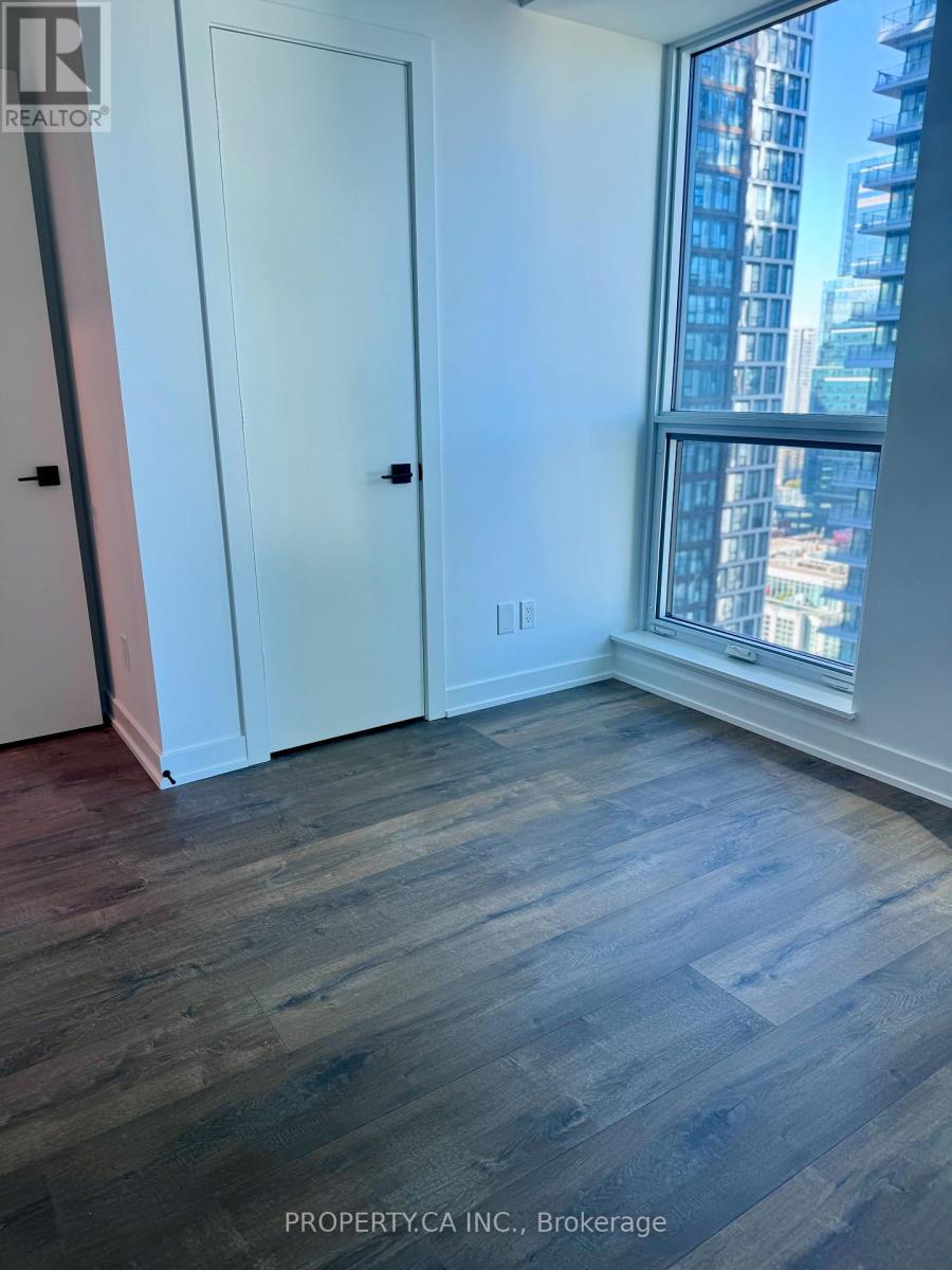 2704 - 327 King Street W, Toronto, Ontario  M5V 1J5 - Photo 3 - C12454940