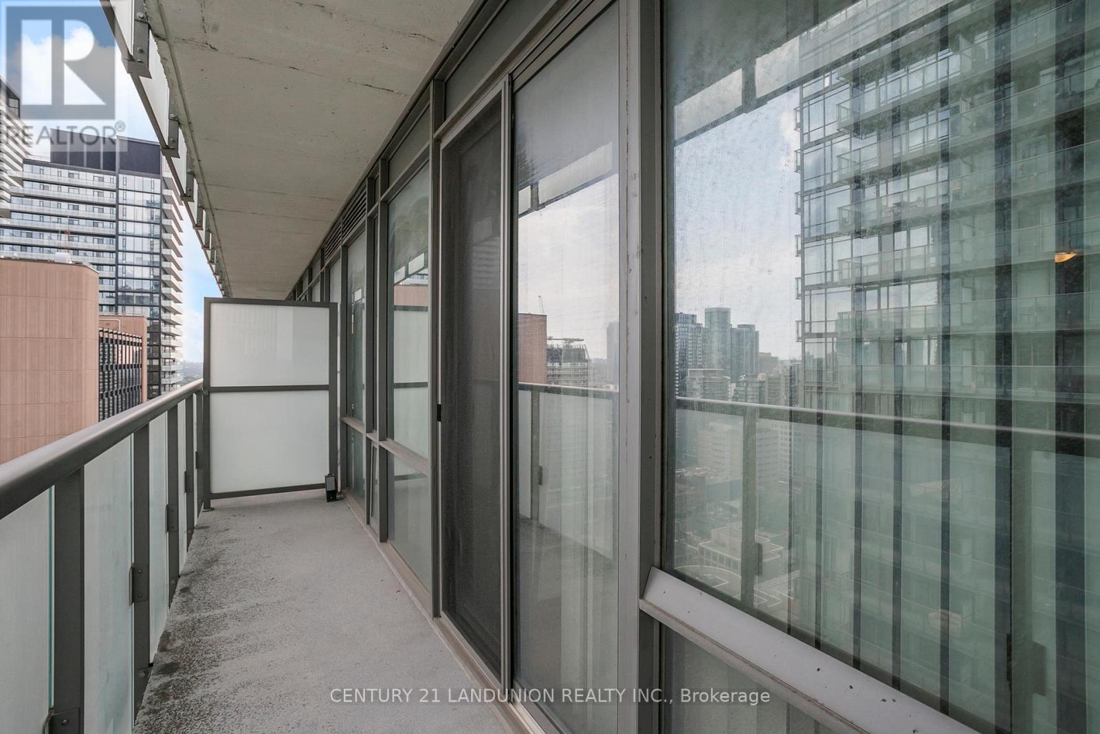 2801 - 38 Grenville Street, Toronto, Ontario  M4Y 1A5 - Photo 11 - C12454965