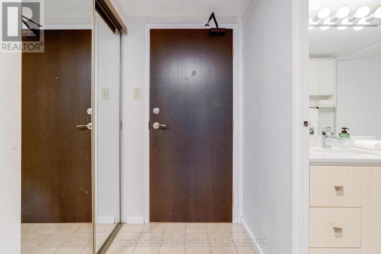 332 - 60 Homewood Avenue, Toronto, Ontario  M4Y 2X4 - Photo 5 - C12454972