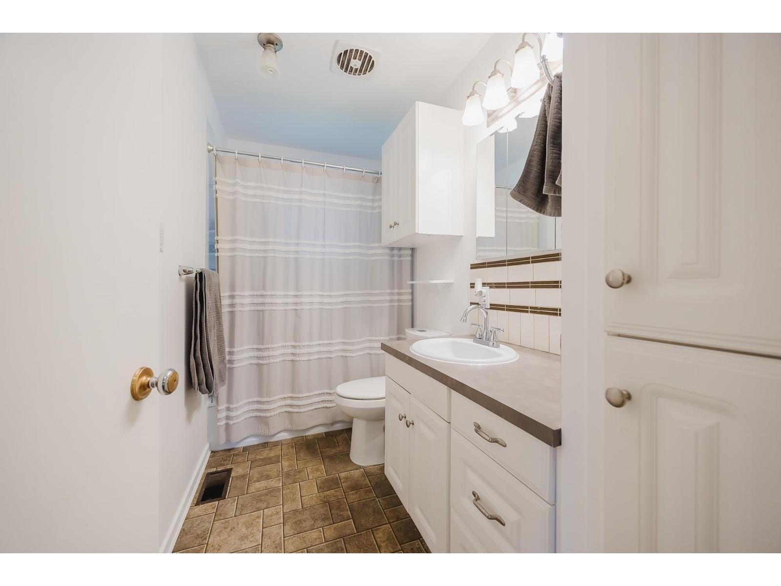 2296 Alexander Crescent, Abbotsford, British Columbia  V2S 3W4 - Photo 24 - R3056233
