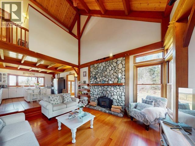 3749 HIGHWAY 101, Powell River, British Columbia