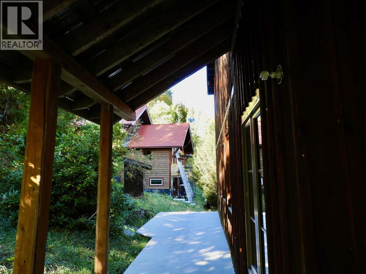 6119 Slocan River Road, Appledale, British Columbia  V0G 2J0 - Photo 26 - 10352161