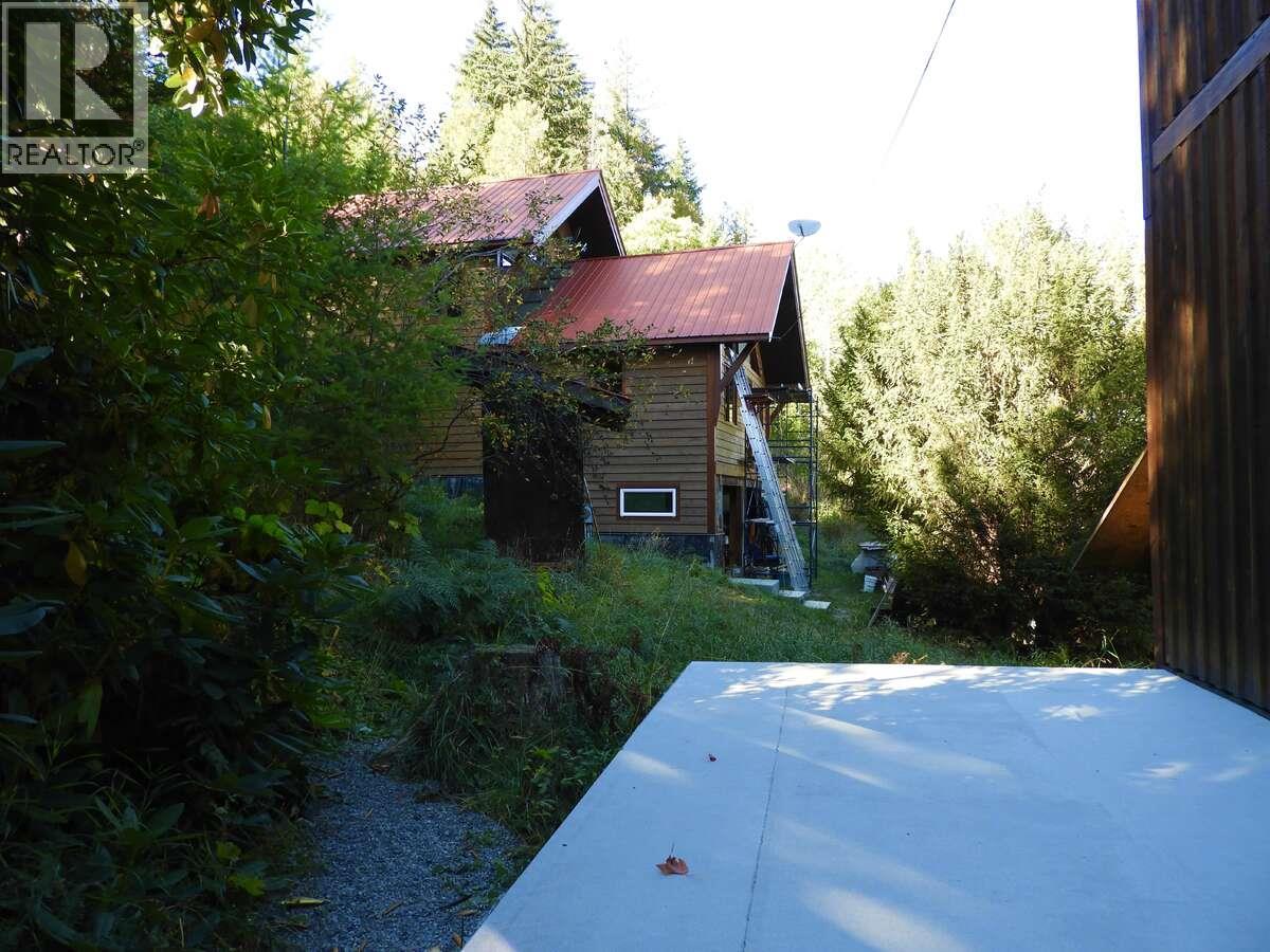 6119 Slocan River Road, Appledale, British Columbia  V0G 2J0 - Photo 27 - 10352161