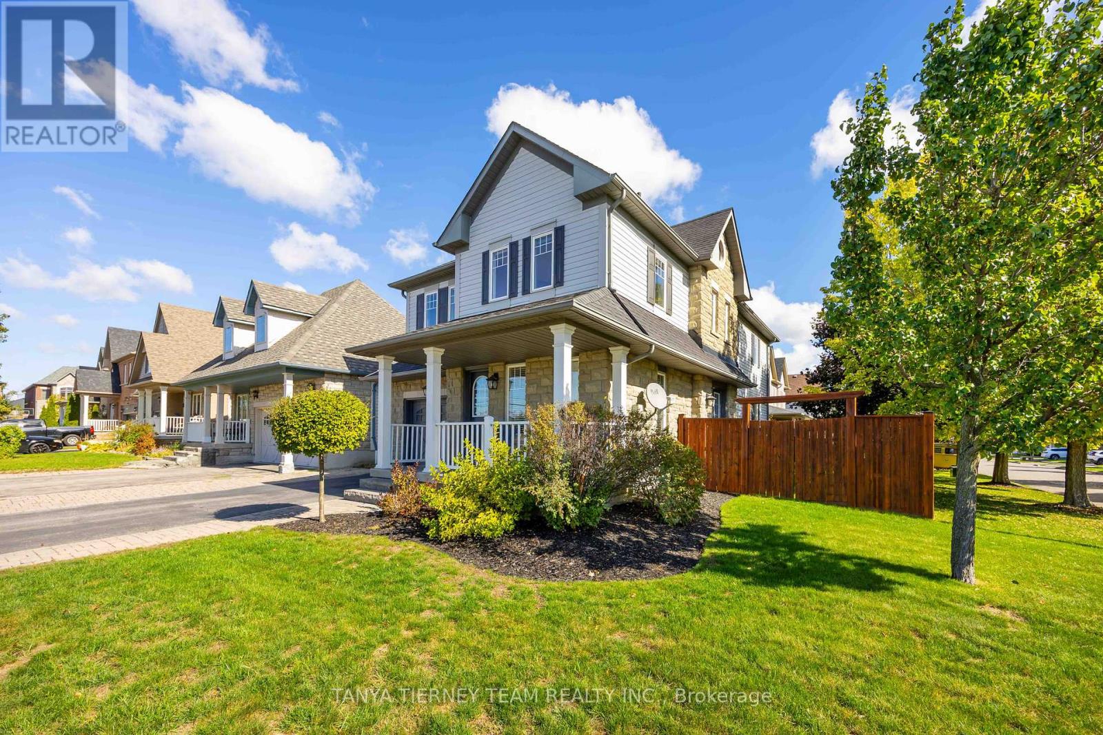 30 Claridge Crescent, Whitby, Ontario  L1R 3E2 - Photo 3 - E12454915