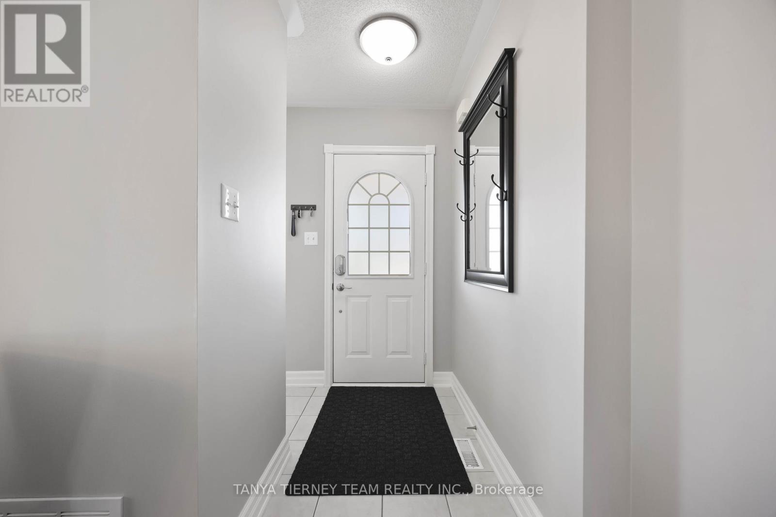 30 Claridge Crescent, Whitby, Ontario  L1R 3E2 - Photo 5 - E12454915