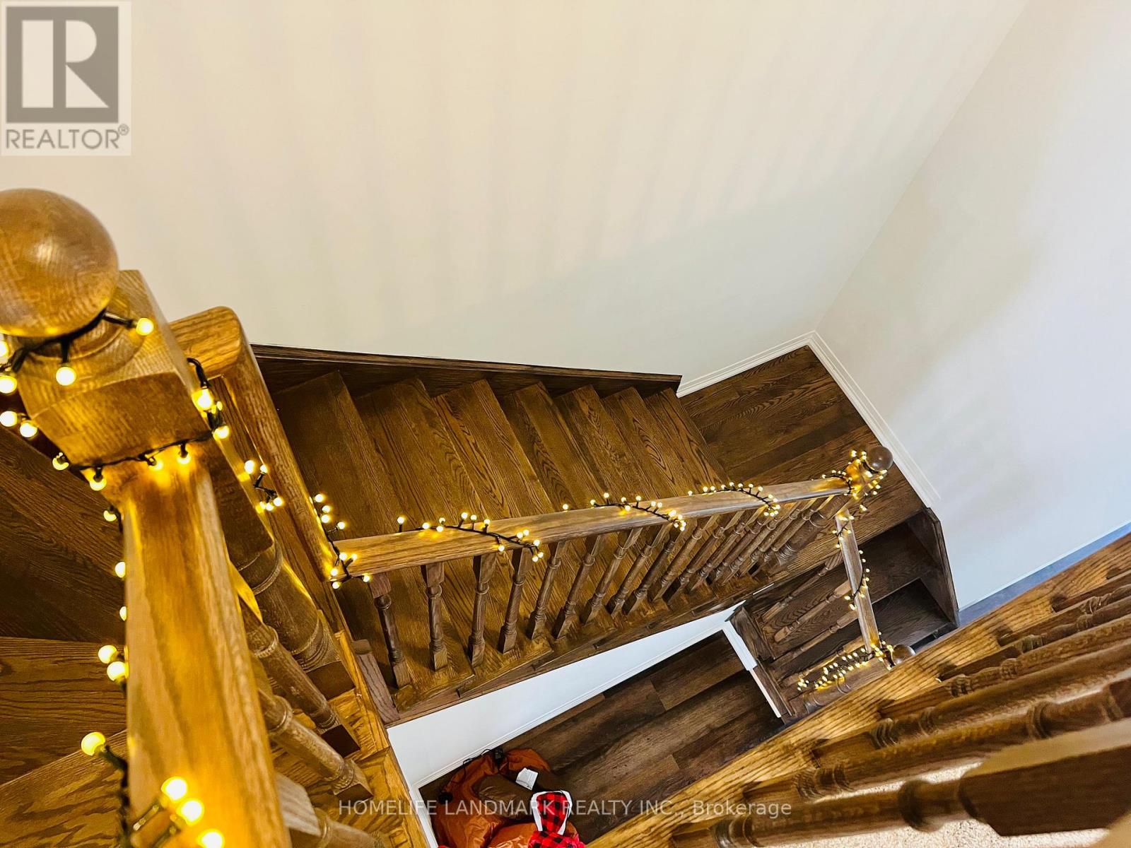 9 Klein Way, Whitby, Ontario  L1R 0S6 - Photo 4 - E12454934