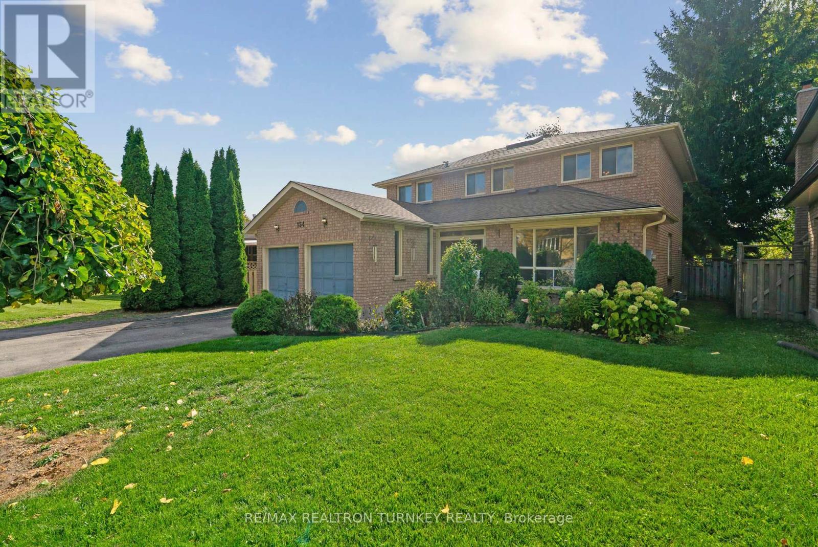 154 MEADOWBANK ROAD, Newmarket, Ontario