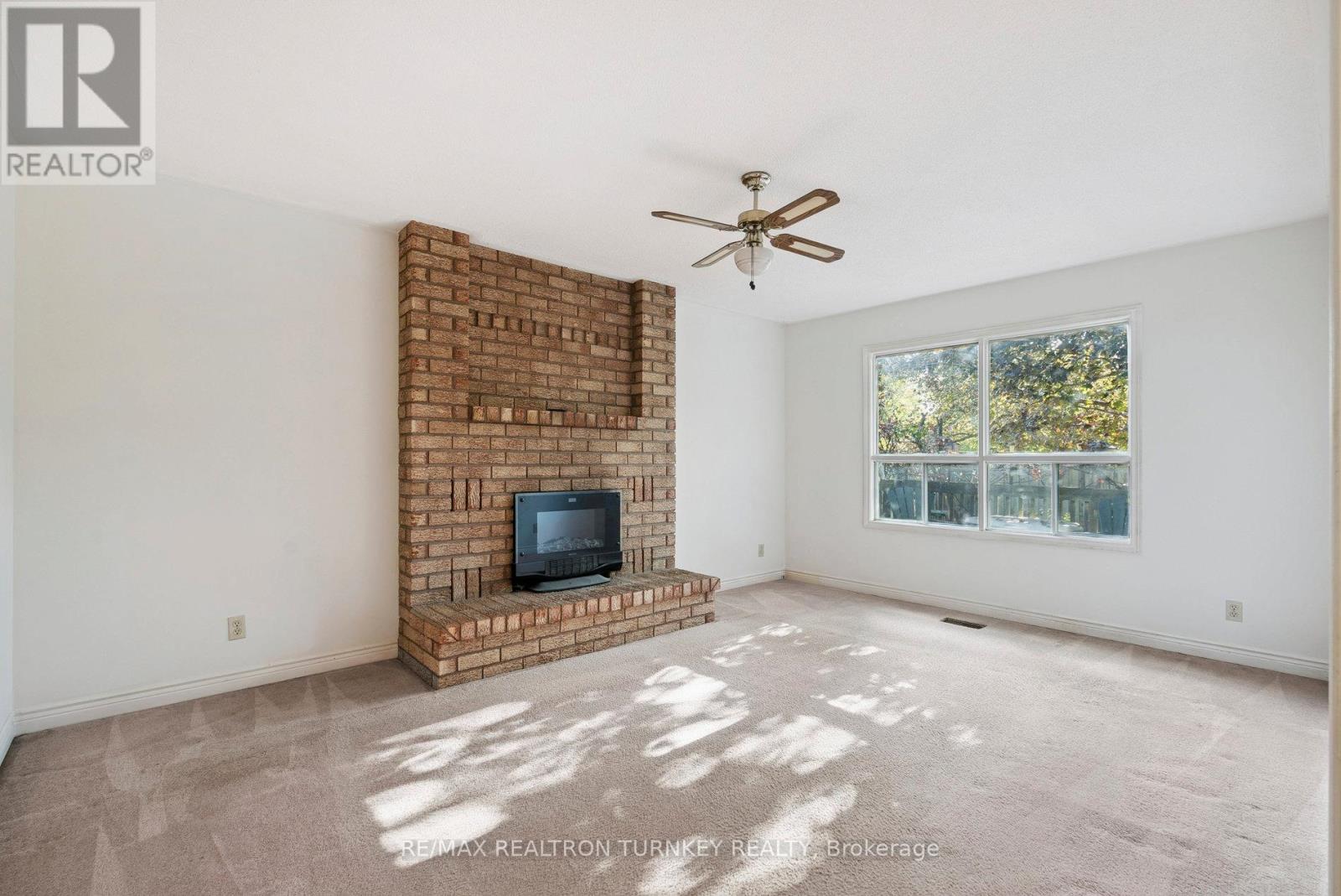 154 Meadowbank Road, Newmarket, Ontario  L3Y 4Y2 - Photo 5 - N12454881
