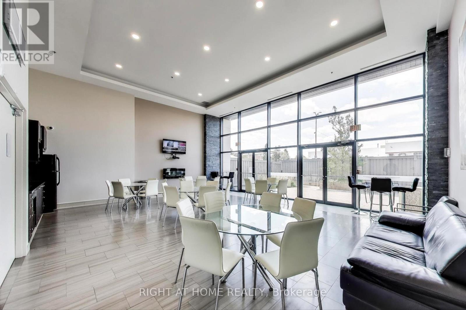 317 - 12 Woodstream Boulevard, Vaughan, Ontario  L4L 8C3 - Photo 17 - N12454889
