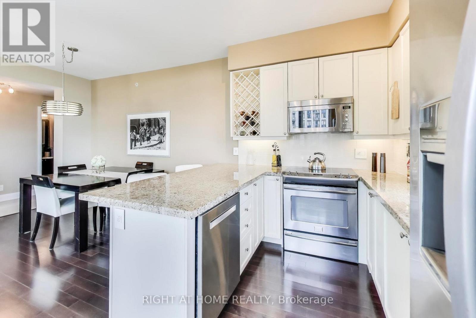 317 - 12 Woodstream Boulevard, Vaughan, Ontario  L4L 8C3 - Photo 7 - N12454889