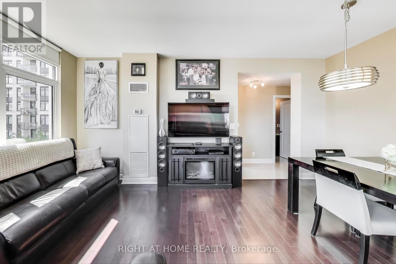317 - 12 Woodstream Boulevard, Vaughan, Ontario  L4L 8C3 - Photo 9 - N12454889