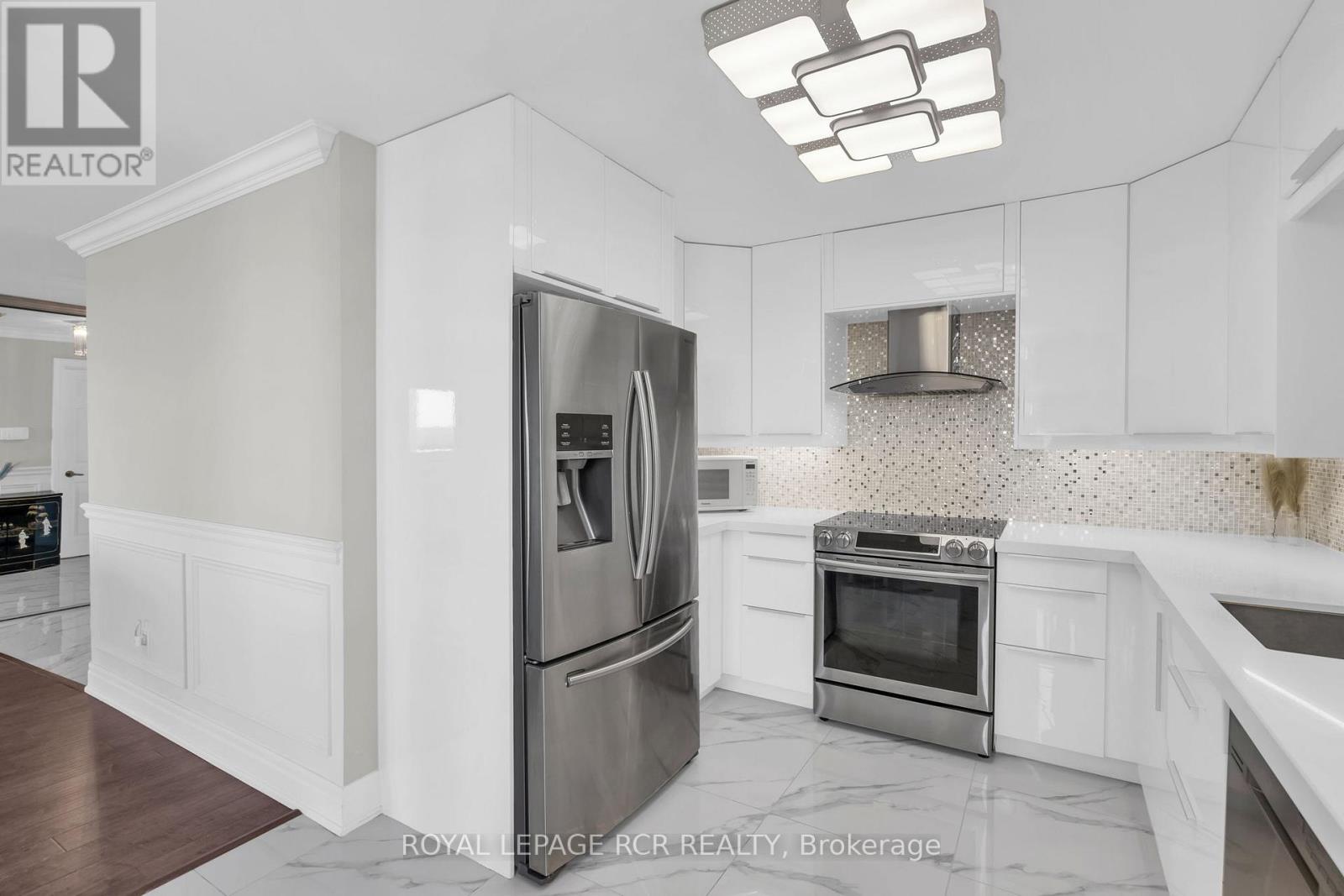 1607 - 1 Clark Avenue W, Vaughan, Ontario  L4J 7Y6 - Photo 10 - N12454921