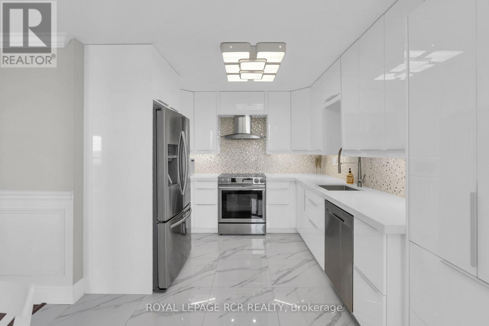 1607 - 1 Clark Avenue W, Vaughan, Ontario  L4J 7Y6 - Photo 11 - N12454921