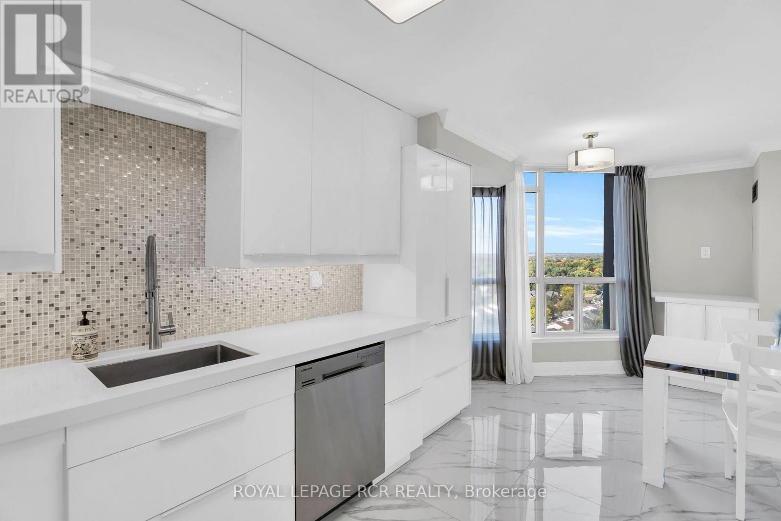 1607 - 1 Clark Avenue W, Vaughan, Ontario  L4J 7Y6 - Photo 13 - N12454921