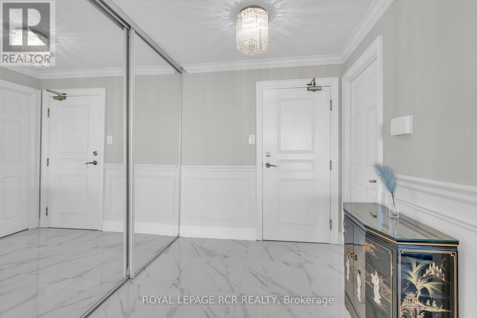 1607 - 1 Clark Avenue W, Vaughan, Ontario  L4J 7Y6 - Photo 5 - N12454921