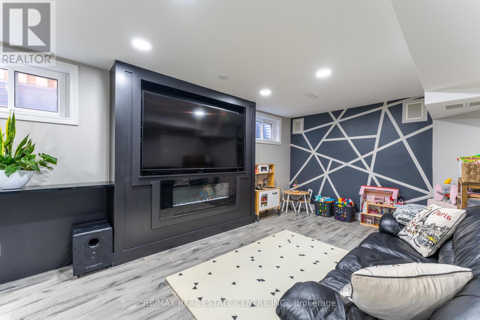 499 Aberdeen Avenue N, Vaughan, Ontario  L4L 5J5 - Photo 38 - N12454973
