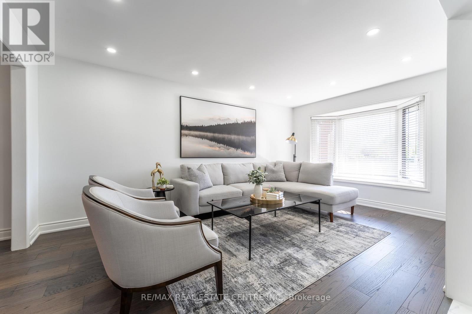 499 Aberdeen Avenue N, Vaughan, Ontario  L4L 5J5 - Photo 5 - N12454973