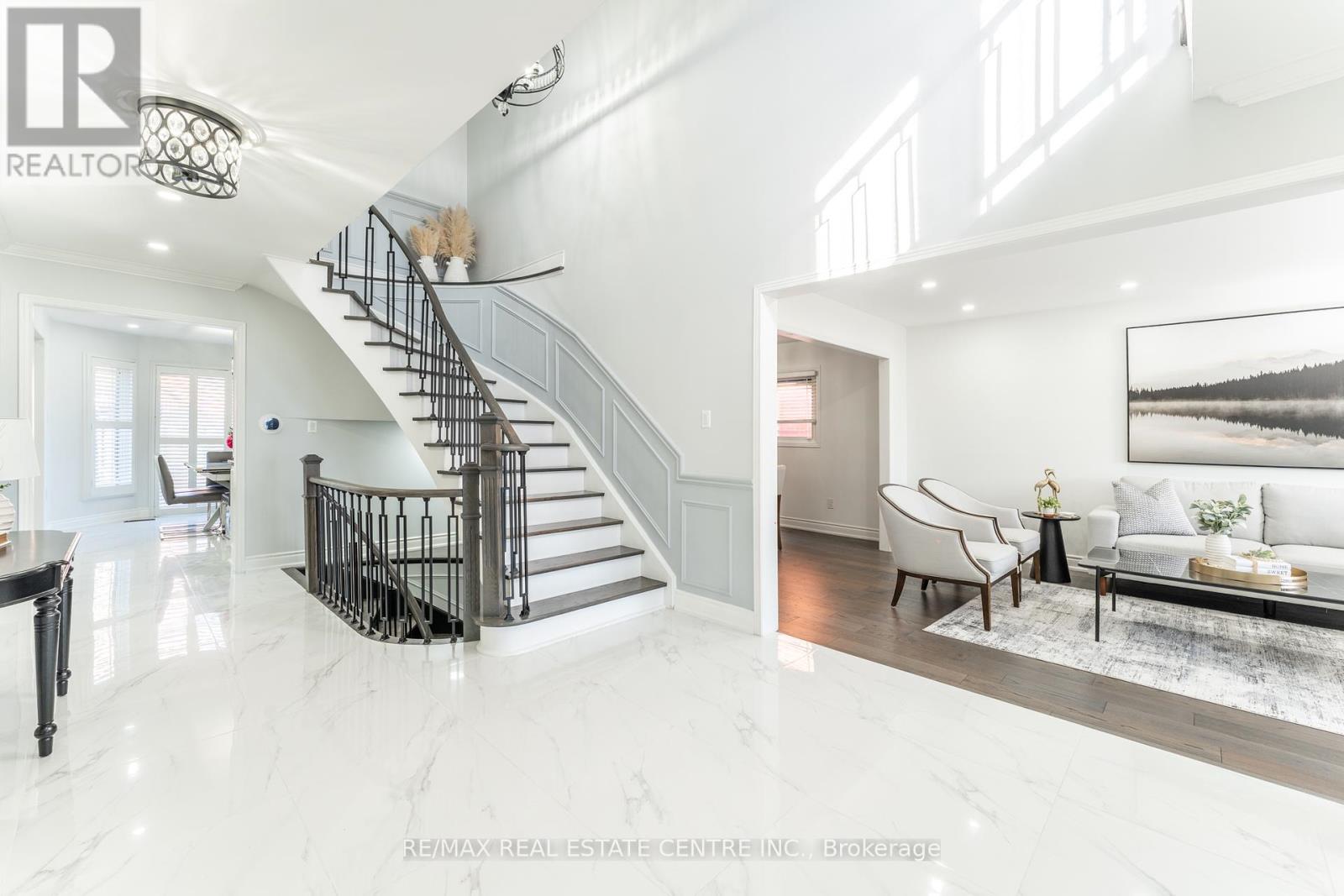 499 Aberdeen Avenue N, Vaughan, Ontario  L4L 5J5 - Photo 9 - N12454973