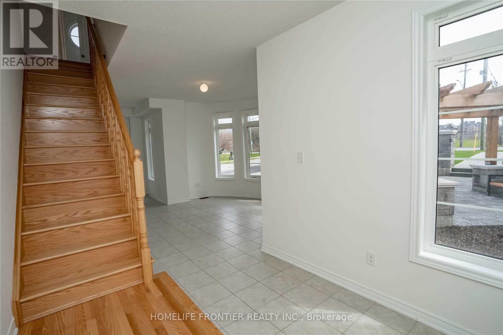 6 Parker Avenue, Richmond Hill, Ontario  L4E 2W4 - Photo 10 - N12454979