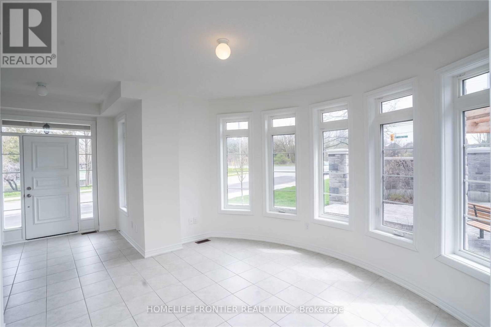 6 Parker Avenue, Richmond Hill, Ontario  L4E 2W4 - Photo 11 - N12454979