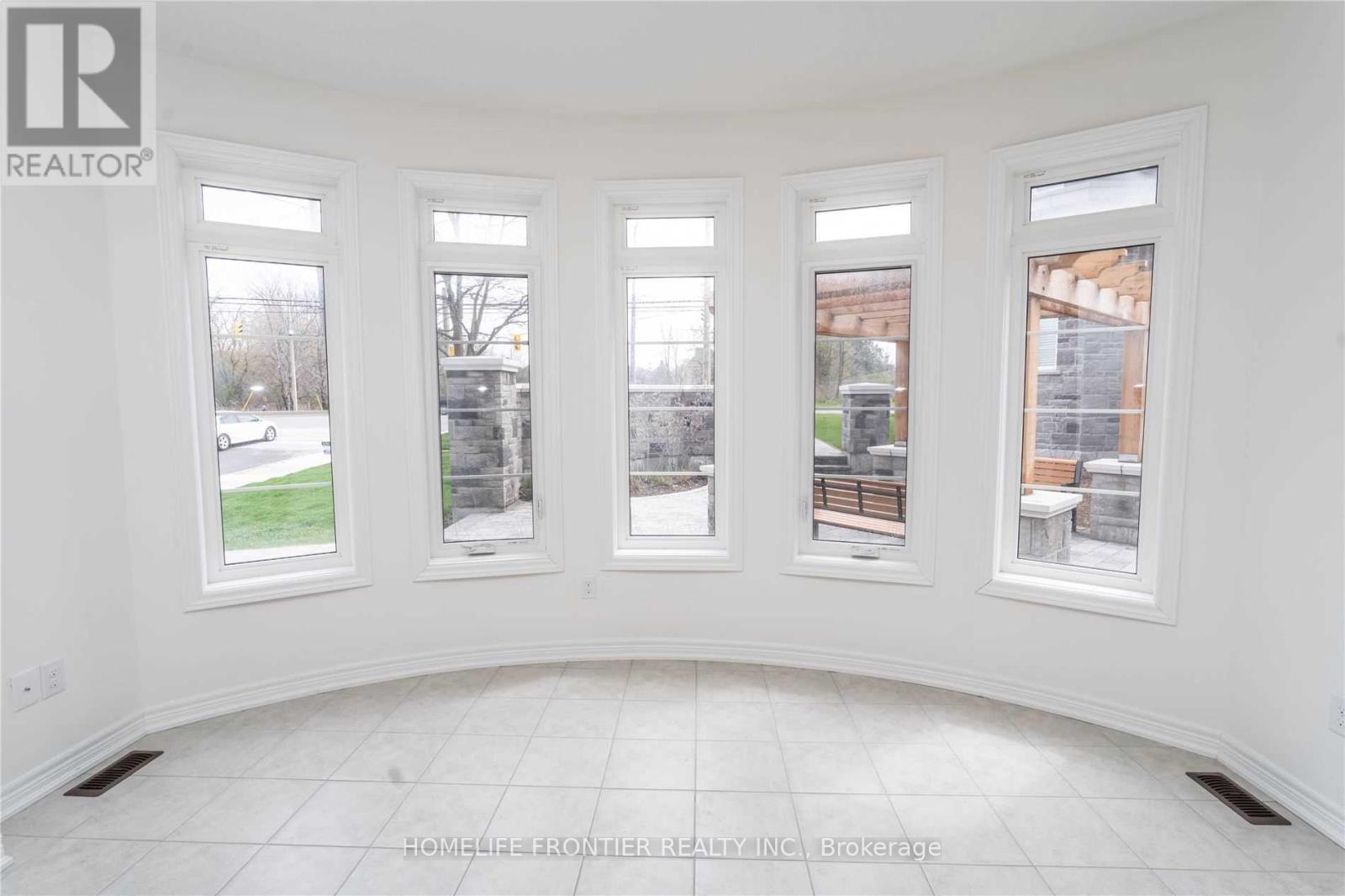 6 Parker Avenue, Richmond Hill, Ontario  L4E 2W4 - Photo 13 - N12454979
