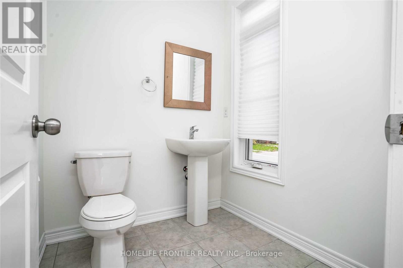 6 Parker Avenue, Richmond Hill, Ontario  L4E 2W4 - Photo 15 - N12454979