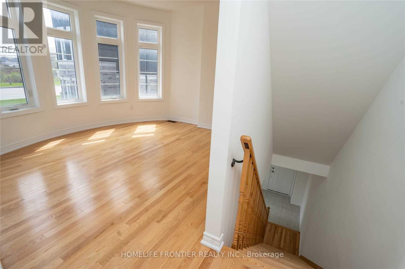 6 Parker Avenue, Richmond Hill, Ontario  L4E 2W4 - Photo 17 - N12454979