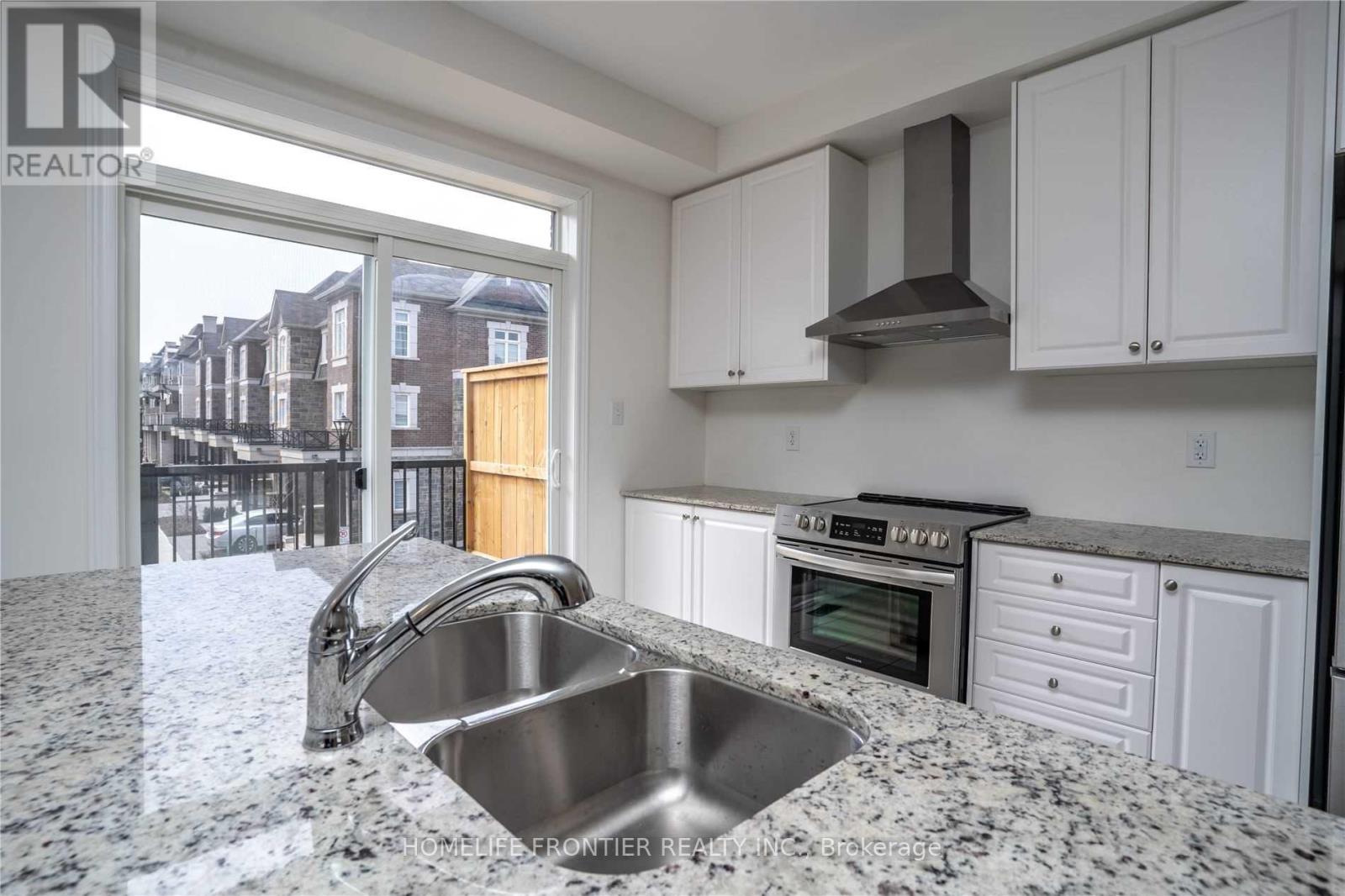 6 Parker Avenue, Richmond Hill, Ontario  L4E 2W4 - Photo 21 - N12454979