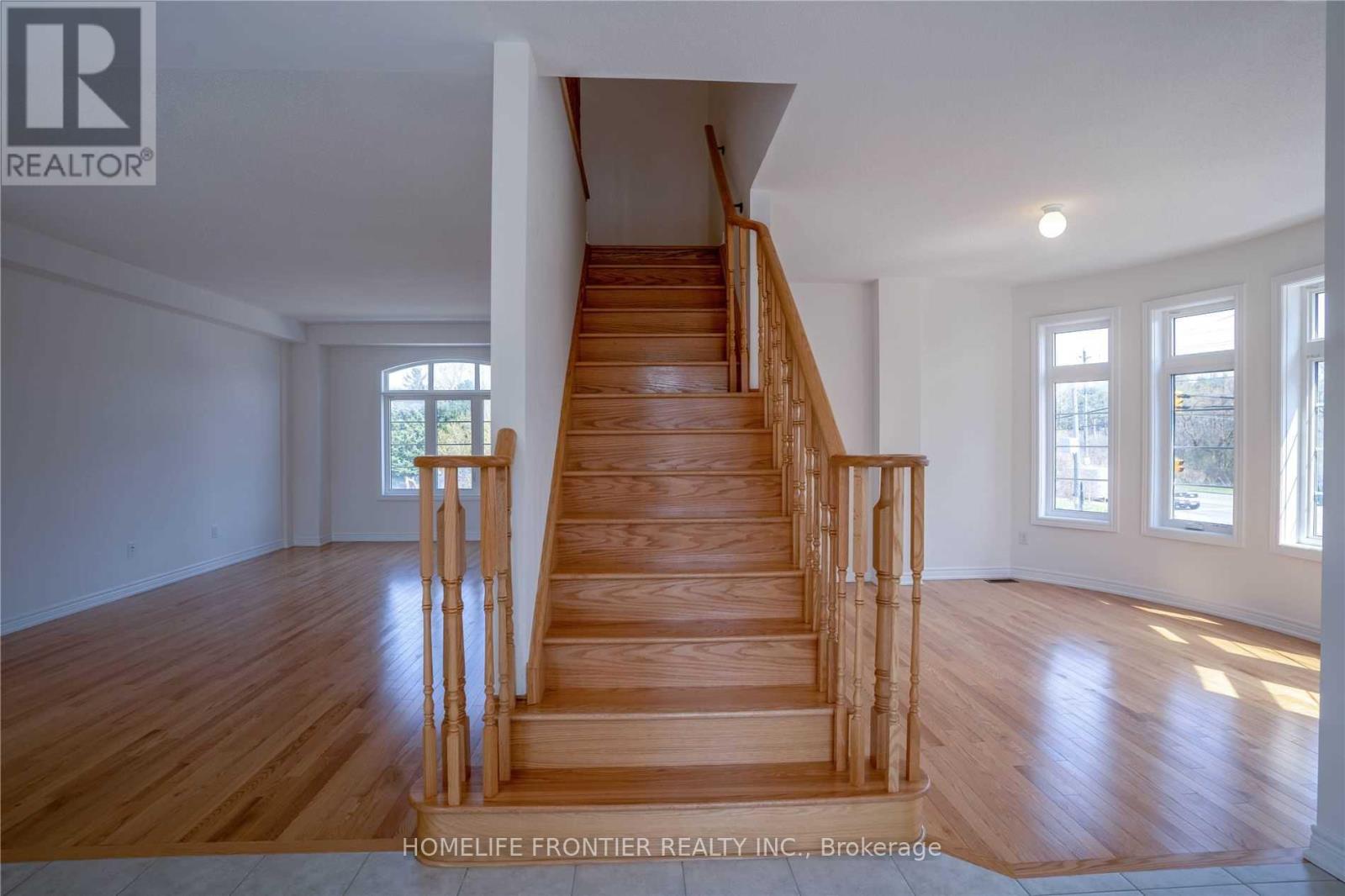 6 Parker Avenue, Richmond Hill, Ontario  L4E 2W4 - Photo 29 - N12454979