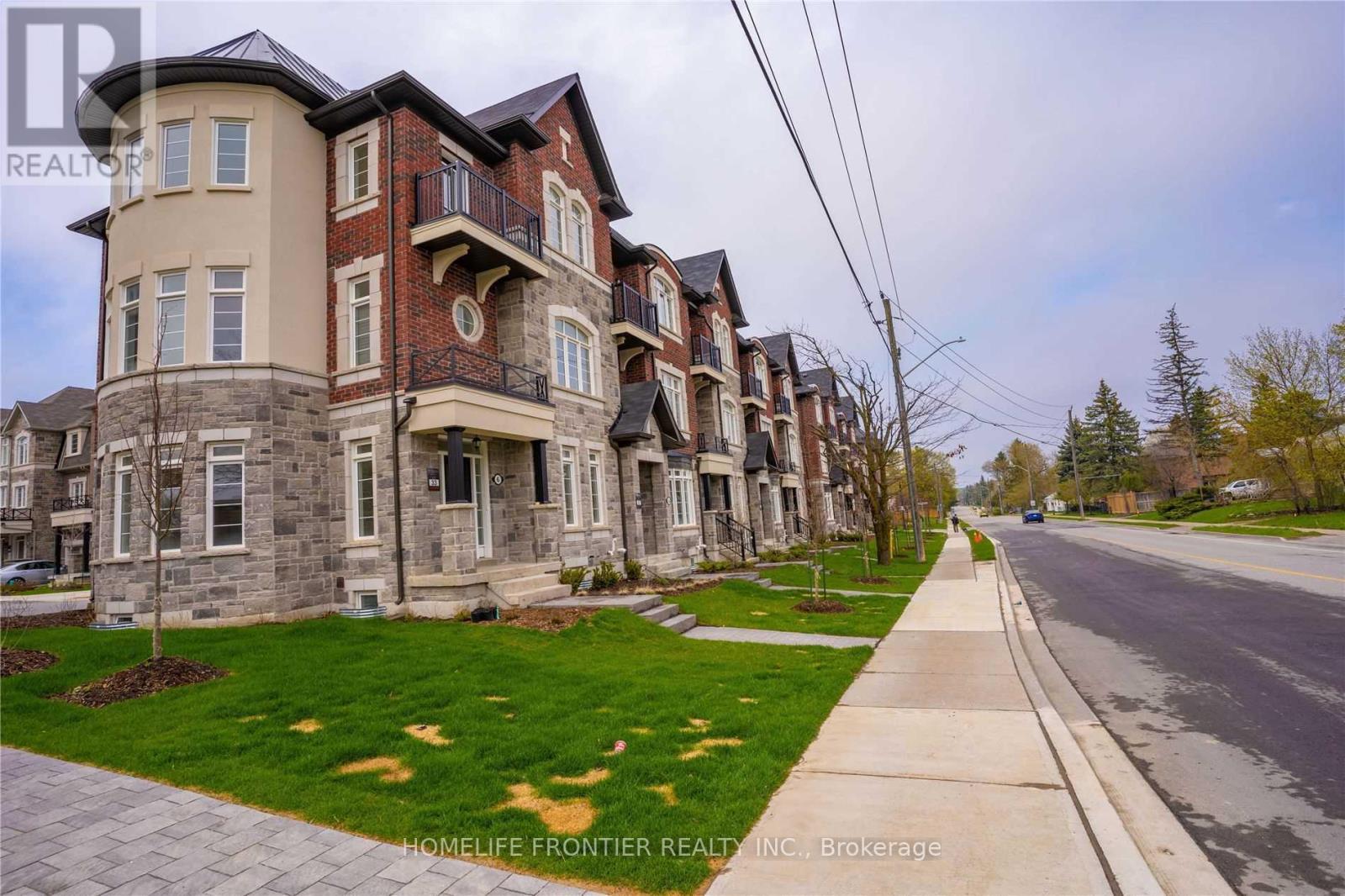6 Parker Avenue, Richmond Hill, Ontario  L4E 2W4 - Photo 4 - N12454979
